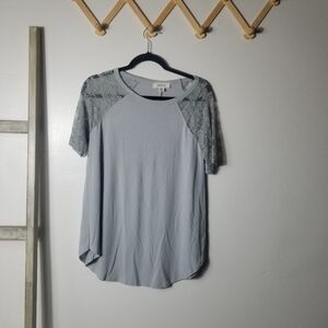NWOT ZENANA WOMEN'S GRAY LACE SLEEVE BLOUSE SIZE MEDIUM